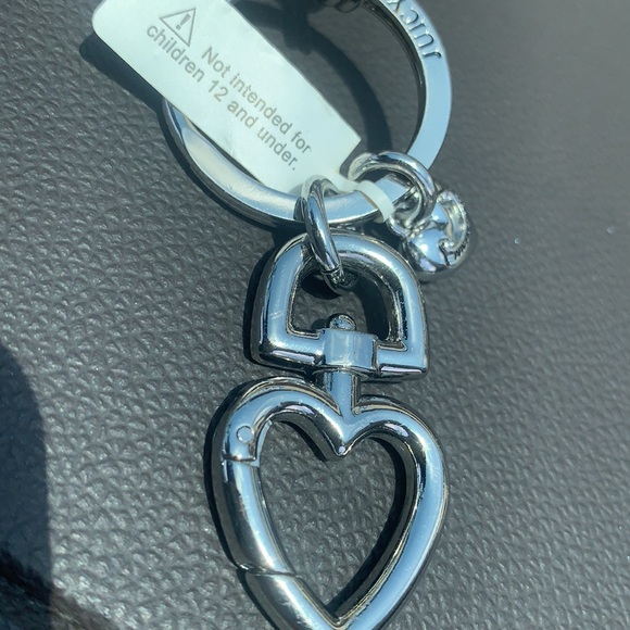 JUICY COUTURE CUPCAKE KEYCHAIN YELLOW SILVER NEW - Picture 10 of 16